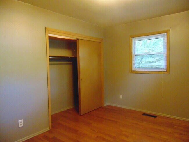 Building Photo - 5333 Bluffton Rd