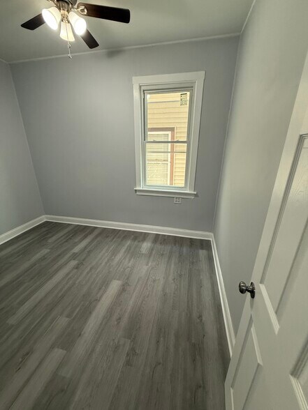 Building Photo - 3807 N Whipple St