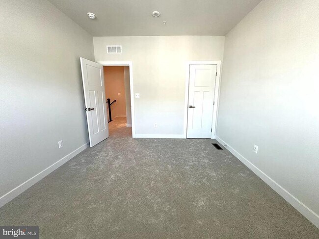 Building Photo - 24161 Pissarro Dr
