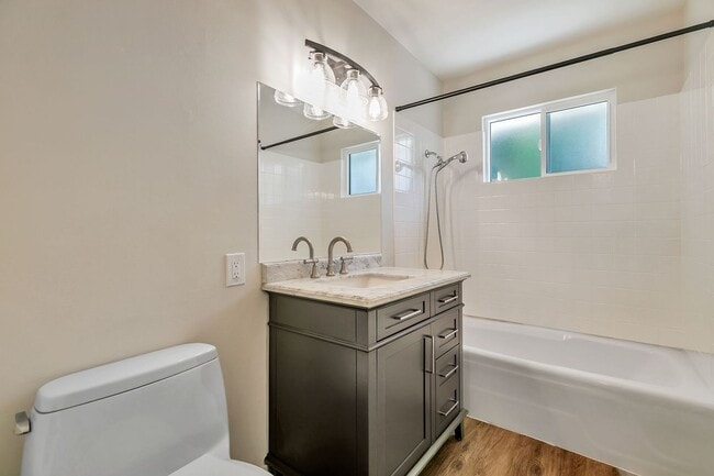Building Photo - Move-In Ready Cambrian Gem – New Appliances and many upgrades!