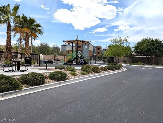 Building Photo - 6114 Scarlet Leaf St