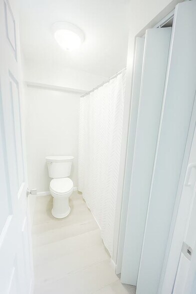 Building Photo - 7560 Mentor Ave