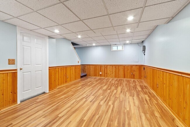 Building Photo - 29 Lamplighter Ln