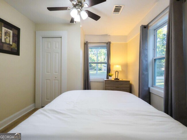 Building Photo - 6557 Woodrow Rd