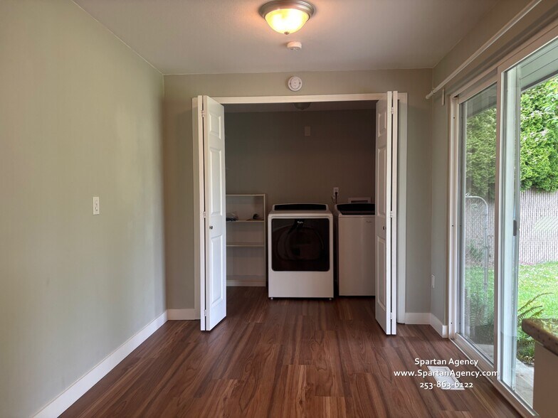 Building Photo - 1529 13th Ave NW