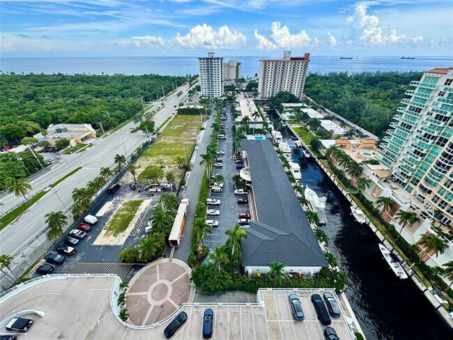 Building Photo - 2800 E Sunrise Blvd