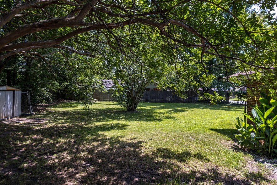 Building Photo - 3824 Forrest Rd