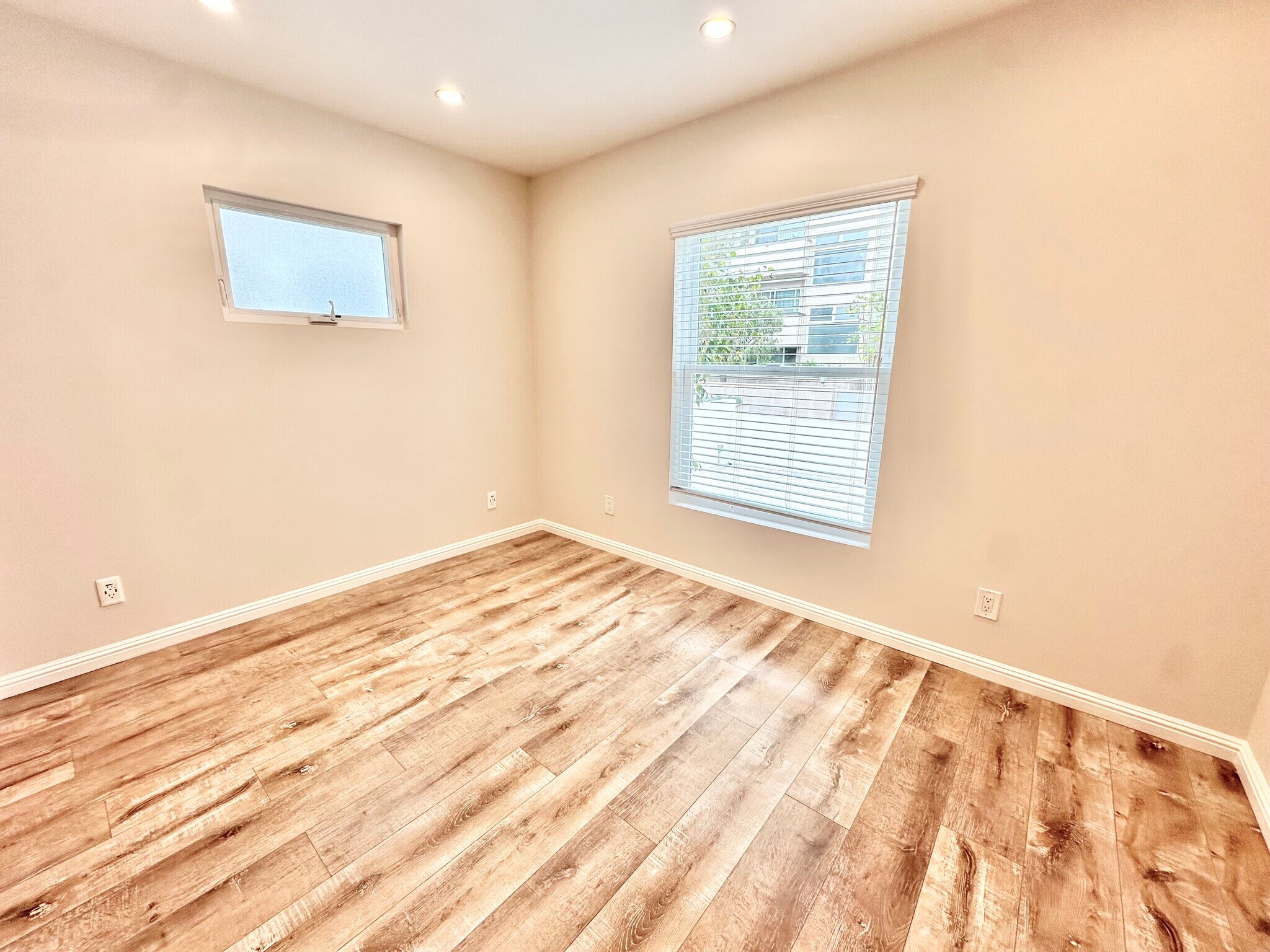 Building Photo - 15 Quarterdeck St