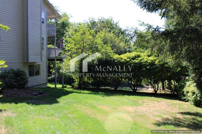 Building Photo - 3-Bedroom Home Nestled on Wooded Lot with ...
