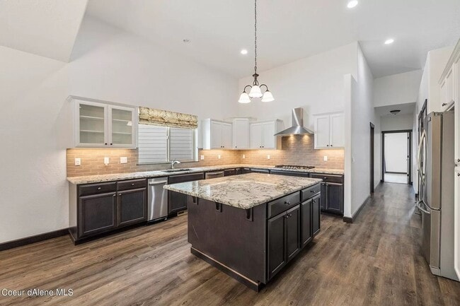 Building Photo - Luxurious Single-Level Rancher in Post Falls