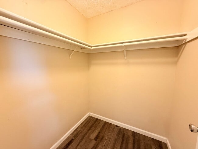 Building Photo - 5900 Elleson Ter