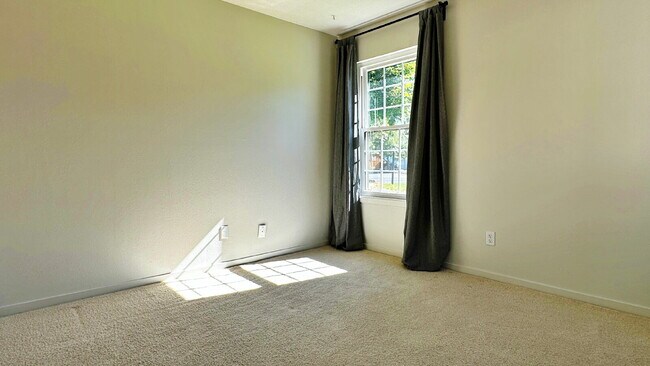 Building Photo - Beautiful Updated 2 Bed 2 Bath on Golf Course in Cherry Creek Schools