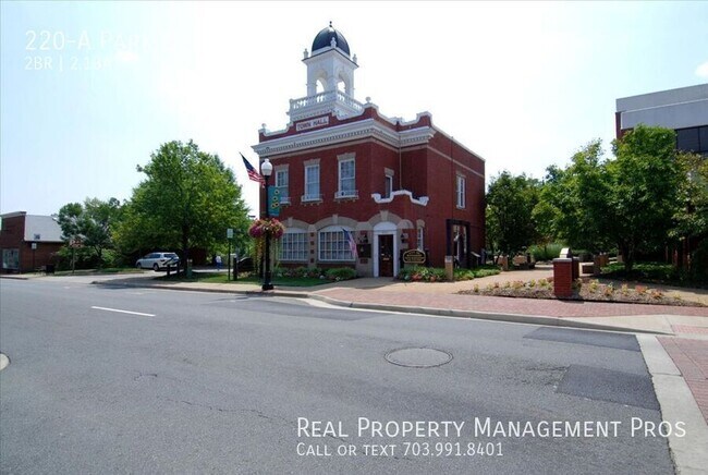 Building Photo - 220 Park Central Ter