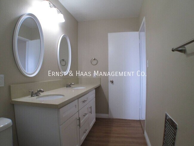 Building Photo - 3875 Cherry Ave