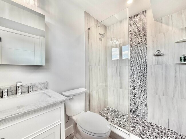 Building Photo - 100 S Frontenac Ave