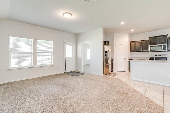 Building Photo - Nice 3 Bed, 2 Bath House in Creekside Esta...
