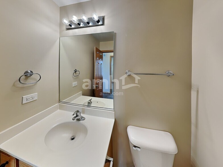 Building Photo - 1217 Dauphin Dr