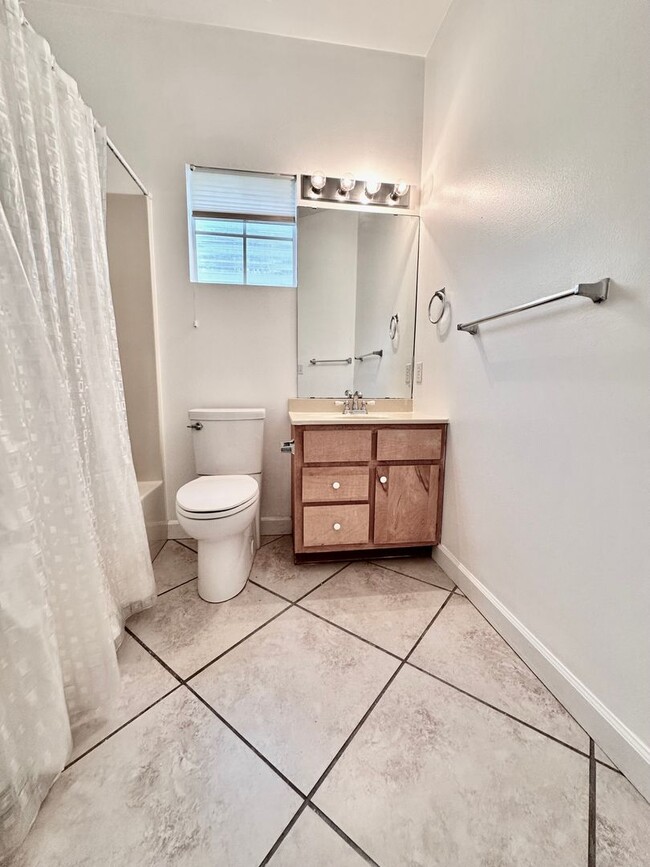 Building Photo - Live Near the Water – 3-Bedroom Home with ...
