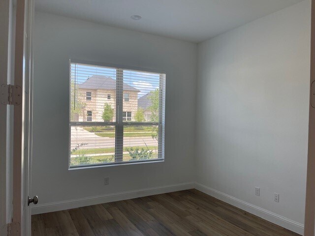 Building Photo - 4823 Avon Ridge Way
