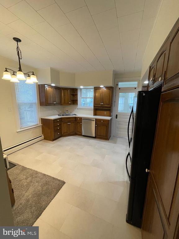 Building Photo - 27 W High St