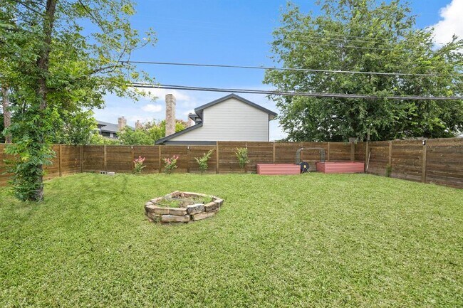 Building Photo - 8507 Spearman Dr