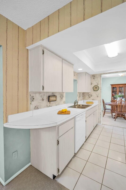 Building Photo - 2113 Malcolm Dr