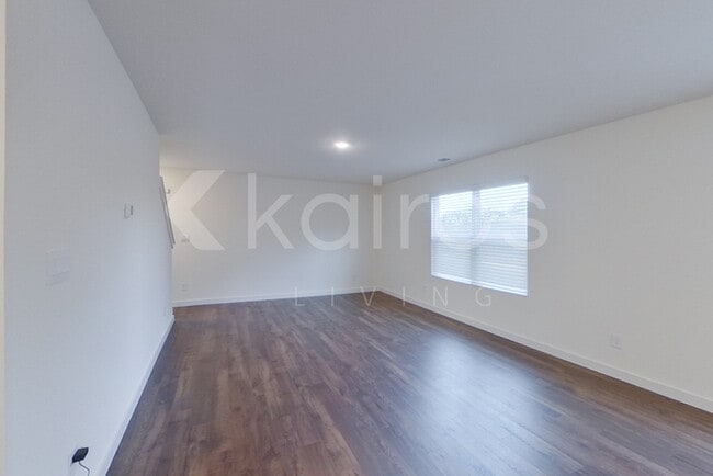 Building Photo - 3912 NE Billie Ln