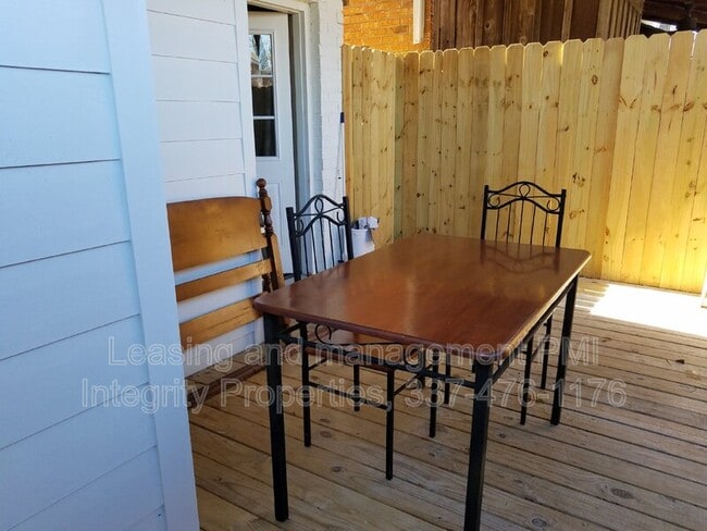 Building Photo - 193 Southfield Pkwy