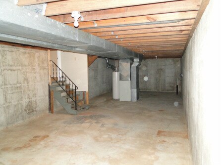 Building Photo - 6930 Birdie Ln