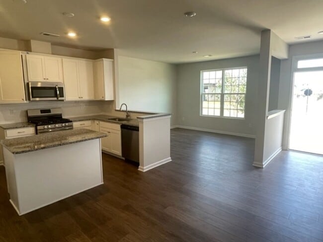 Building Photo - !!! Coming Soon!!! Stunning Townhome for Lease! Available 4/5/26