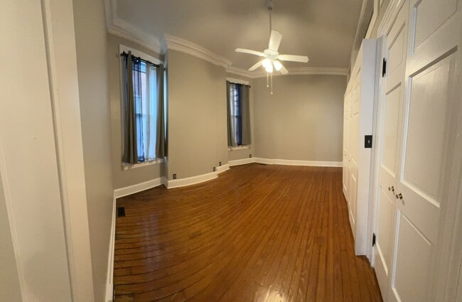 Building Photo - 416 Pembroke Ave