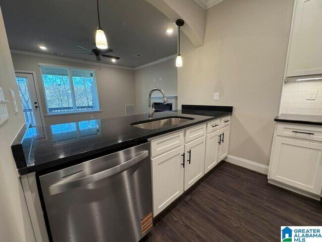 Building Photo - 4401 Lennox Pl