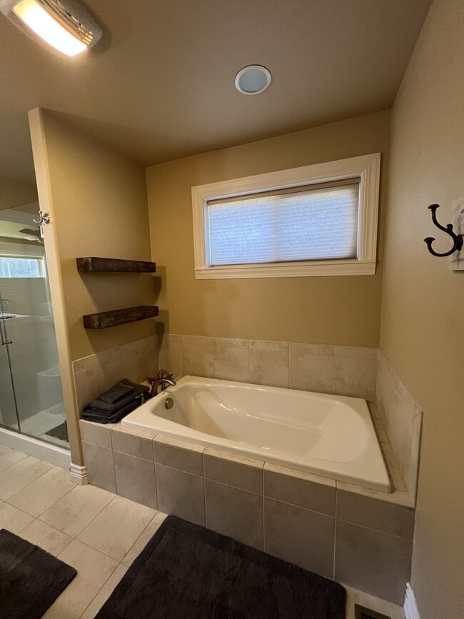 Building Photo - 4782 Hot Spgs Rd