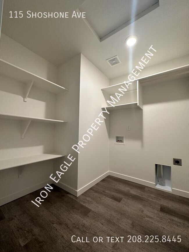 Building Photo - 115 Shoshone Ave