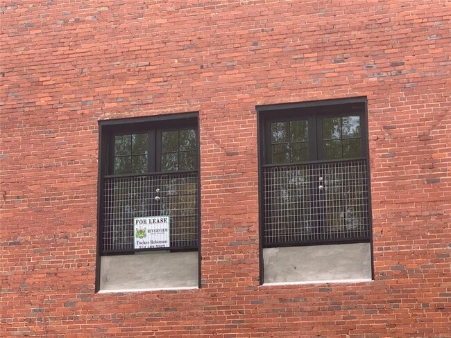 Building Photo - 101 N Bridge St