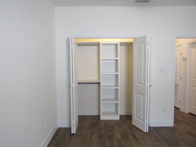 Building Photo - 2419 Messi St