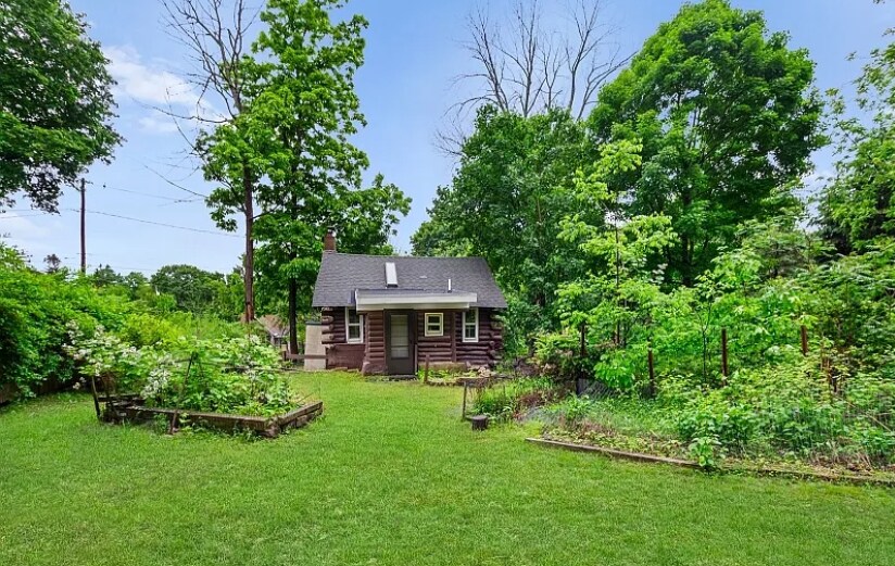 Building Photo - 13 Alturas Rd