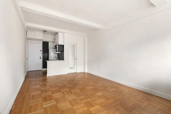 Building Photo - 24 Fifth Avenue