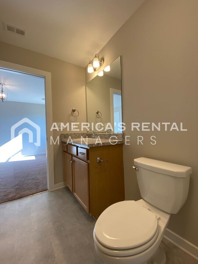 Building Photo - MOVE IN SPECIAL!!! - Wonderful Home for Rent in Talladega, AL... Available to View Now!!! - Sign ...