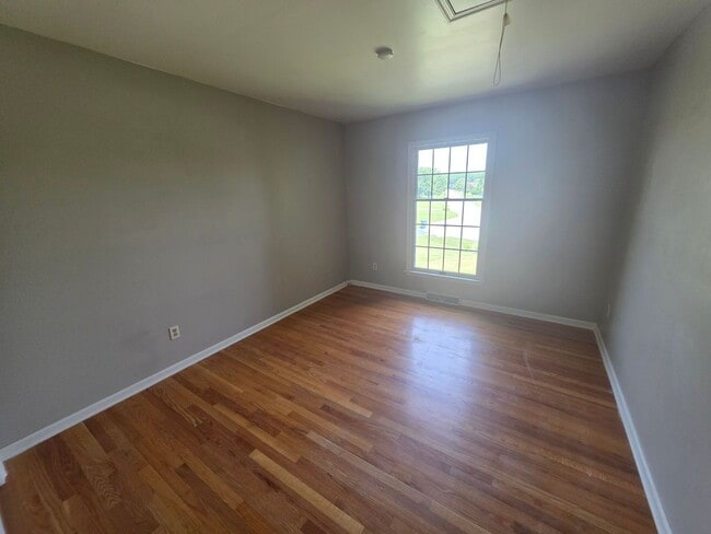 Building Photo - 146 Honora Dr