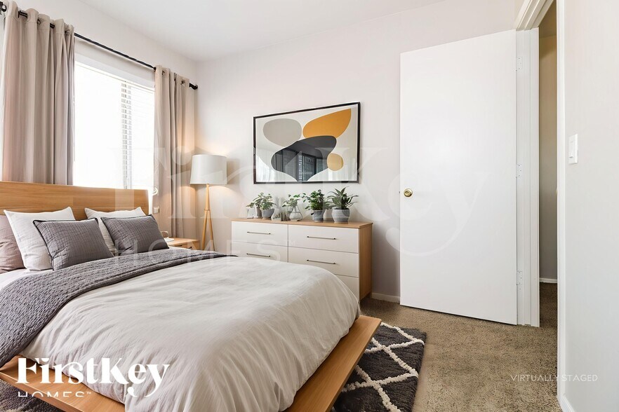 Building Photo - 11919 W Scotts Dr