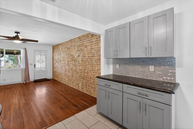 Building Photo - Beachside Pool Home Just Minutes from the Ocean!