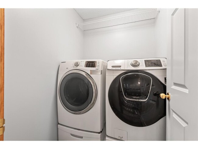 Building Photo - 5020 Holly Ln N