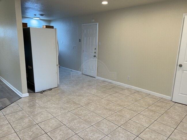 Building Photo - 1208 Ridgemont Dr