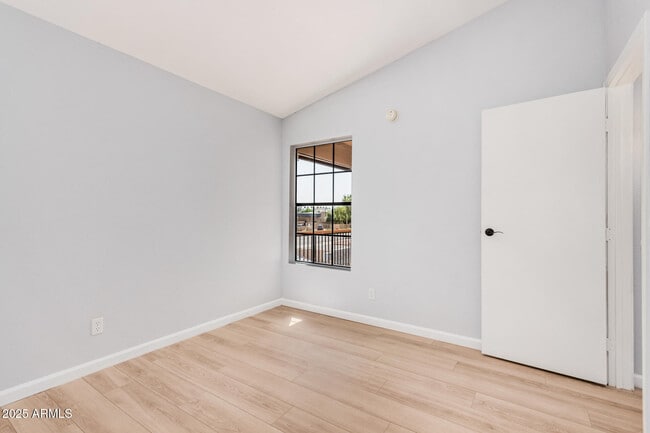 Building Photo - 6550 N 47th Ave