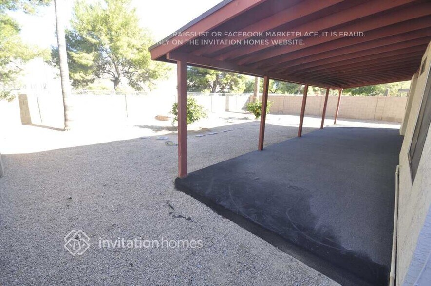 Building Photo - 1320 E Tonto Ln