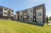 Building Photo - 732 Inspiration Blvd