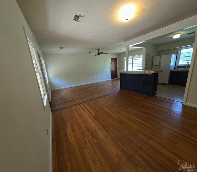 Building Photo - 3814 Gerhardt Dr