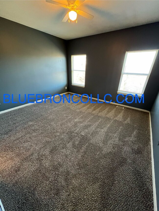 Building Photo - **DECEMBER SPECIAL**  Brand new flooring i...