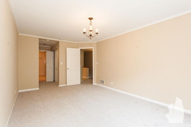 Building Photo - 2 bedroom in Chicago IL 60614